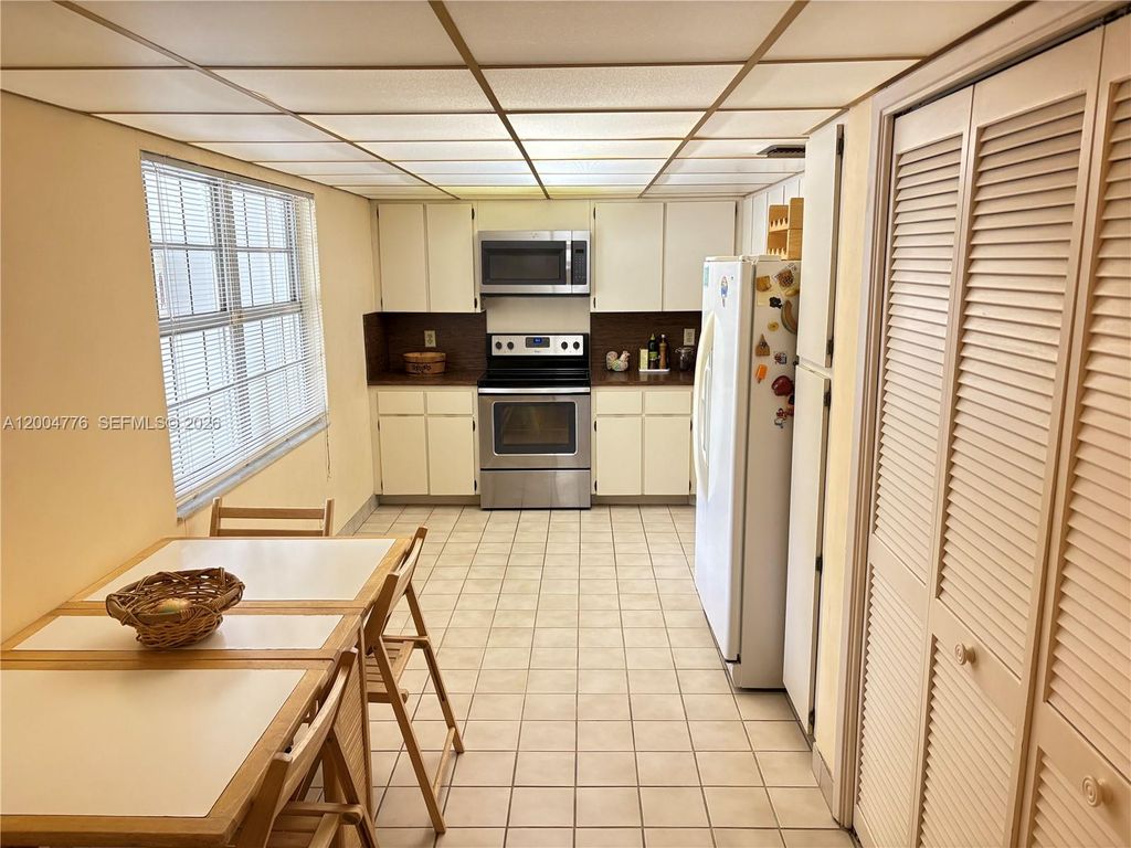 Photo of 4280 Oaks Ter #203, Pompano Beach, FL 33069 (MLS # A12004776)