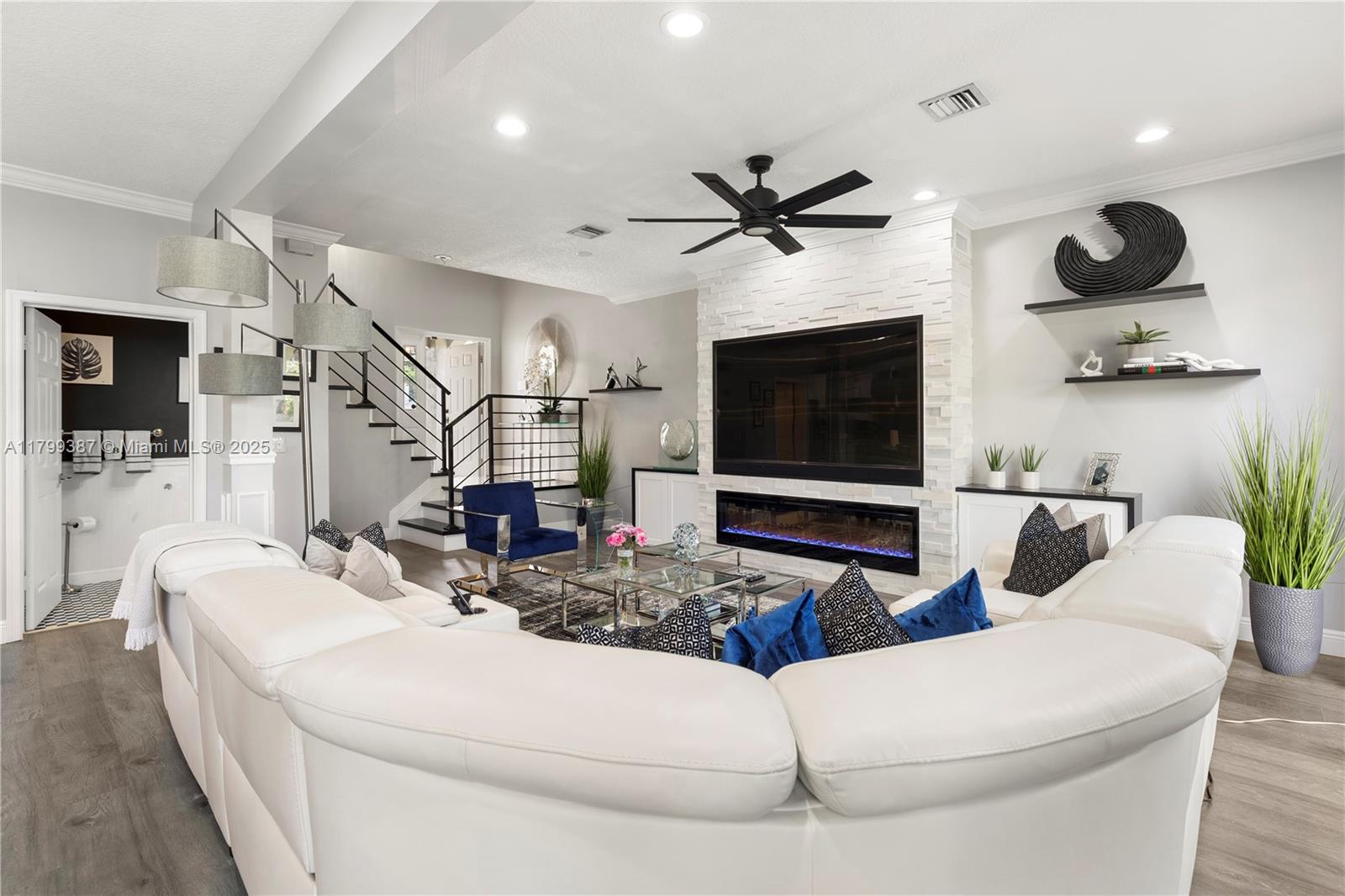 REGENCY LAKES AT COCONUT - Residential