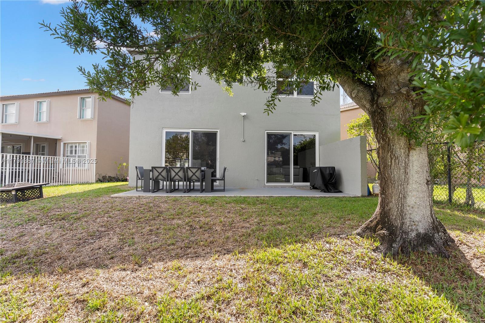 REGENCY LAKES AT COCONUT - Residential