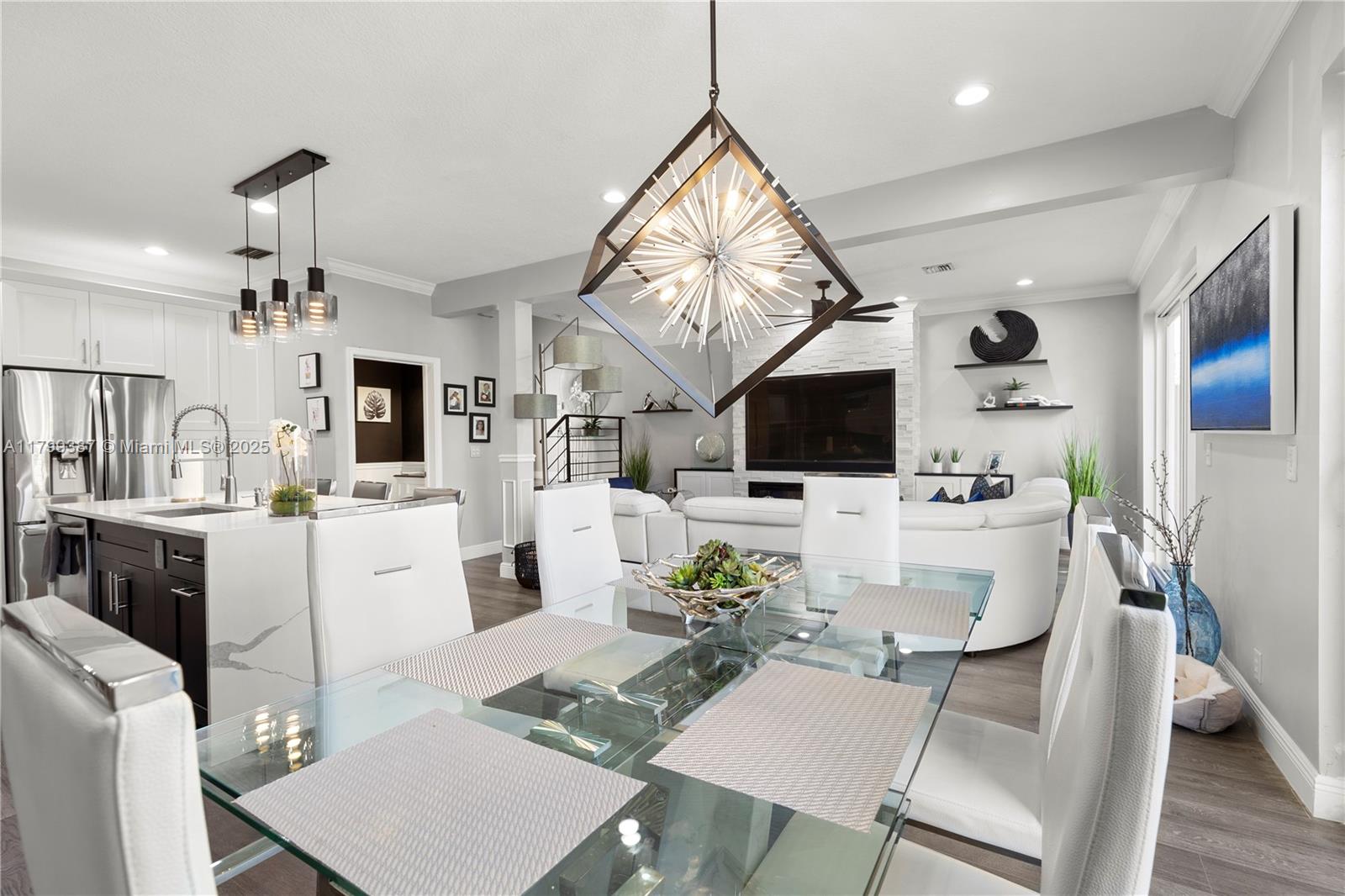 REGENCY LAKES AT COCONUT - Residential