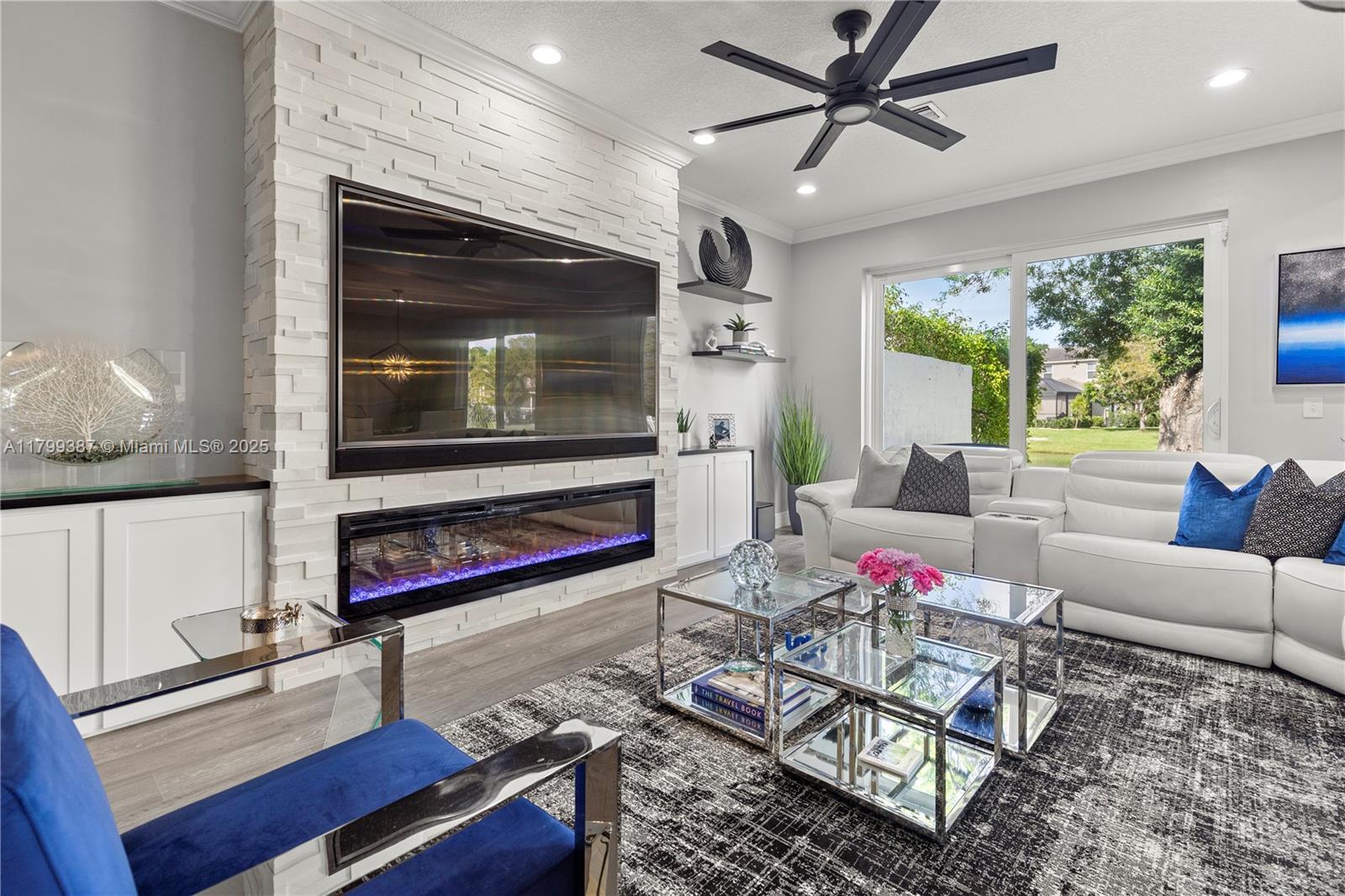 REGENCY LAKES AT COCONUT - Residential