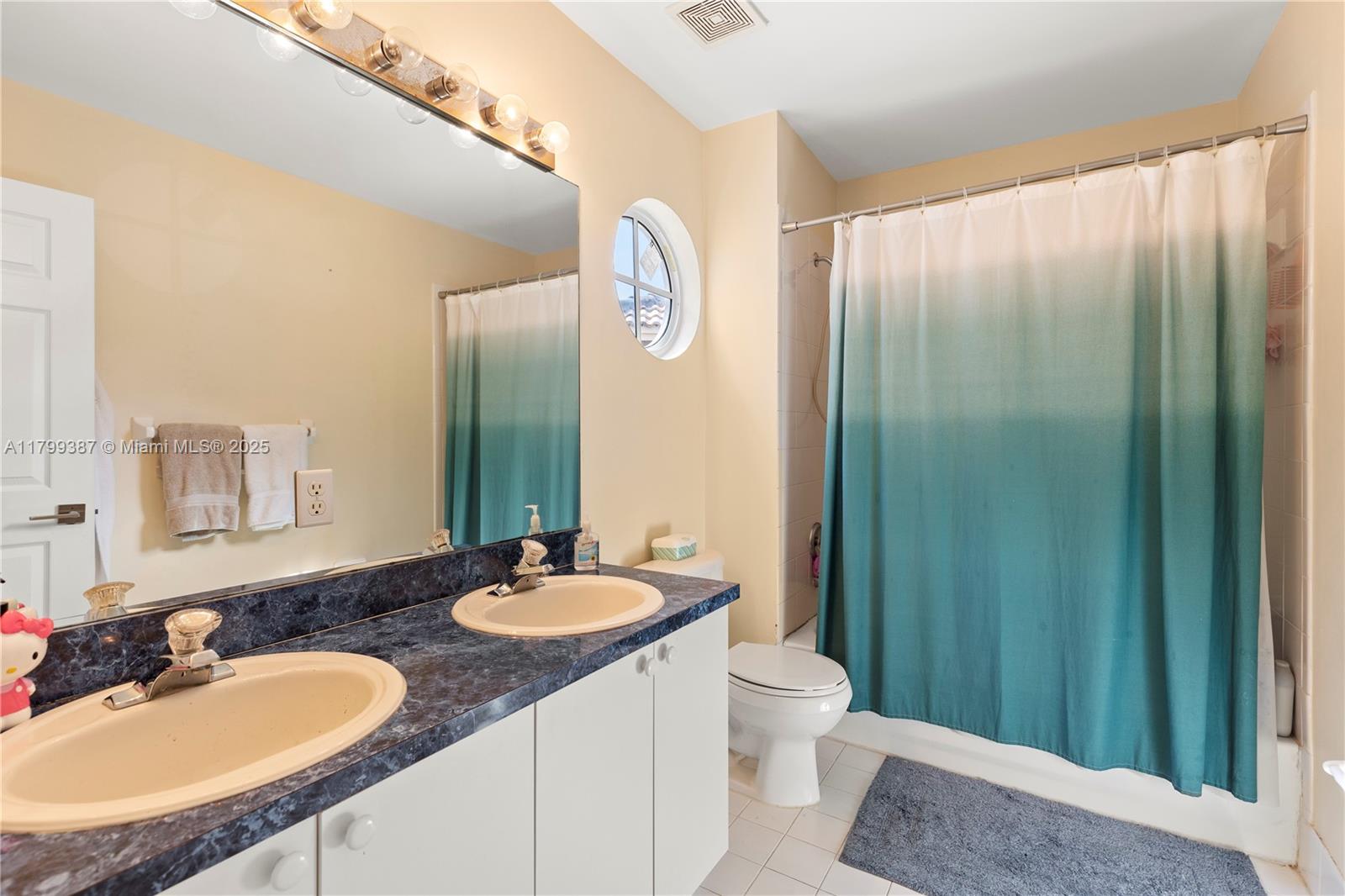 REGENCY LAKES AT COCONUT - Residential