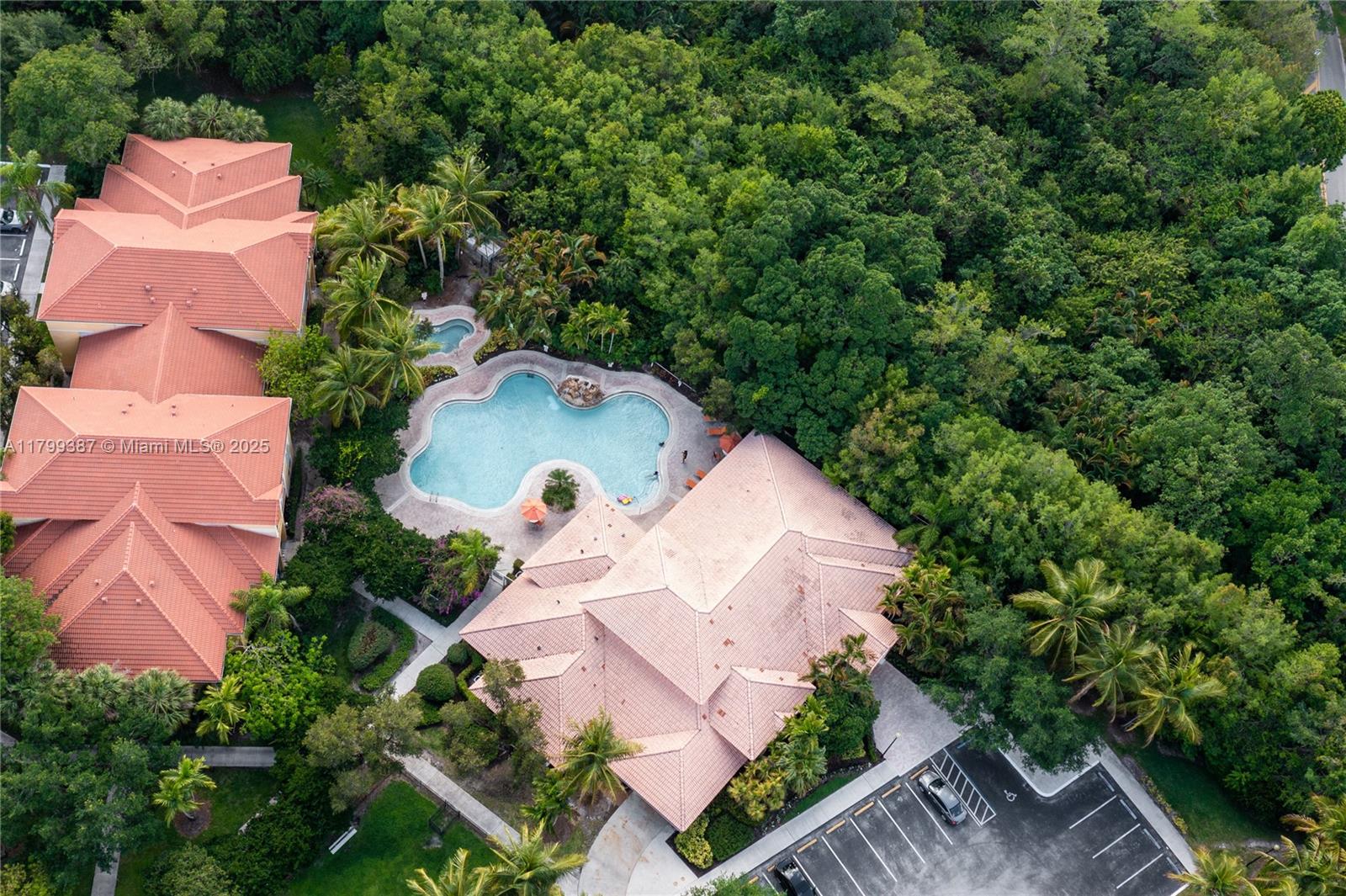 REGENCY LAKES AT COCONUT - Residential