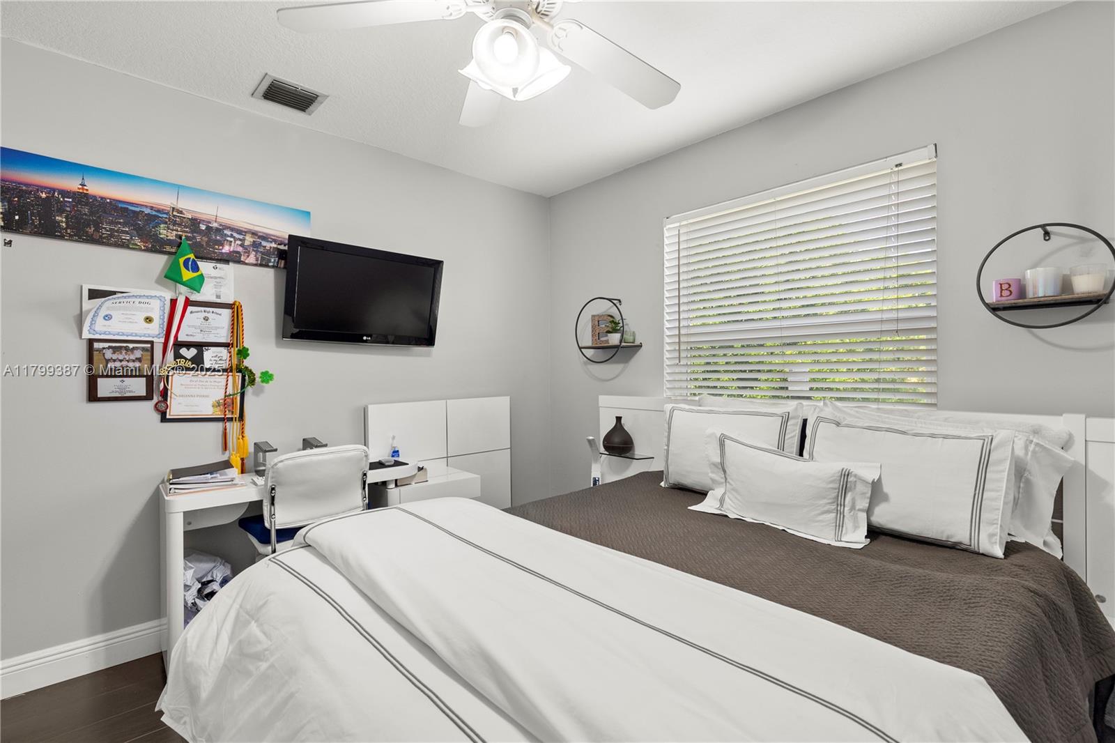 REGENCY LAKES AT COCONUT - Residential