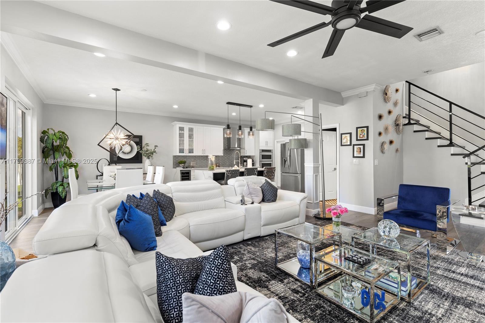 REGENCY LAKES AT COCONUT - Residential