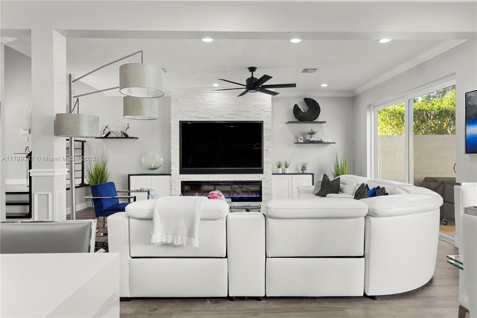 REGENCY LAKES AT COCONUT - Residential