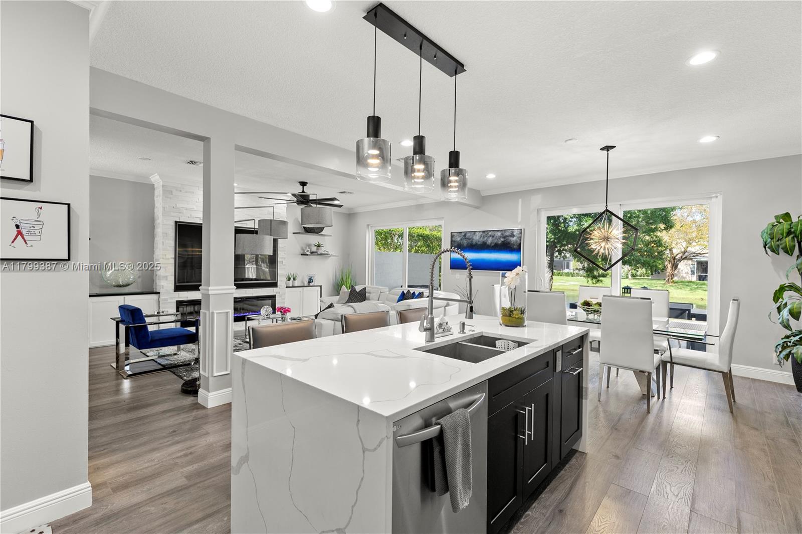 REGENCY LAKES AT COCONUT - Residential