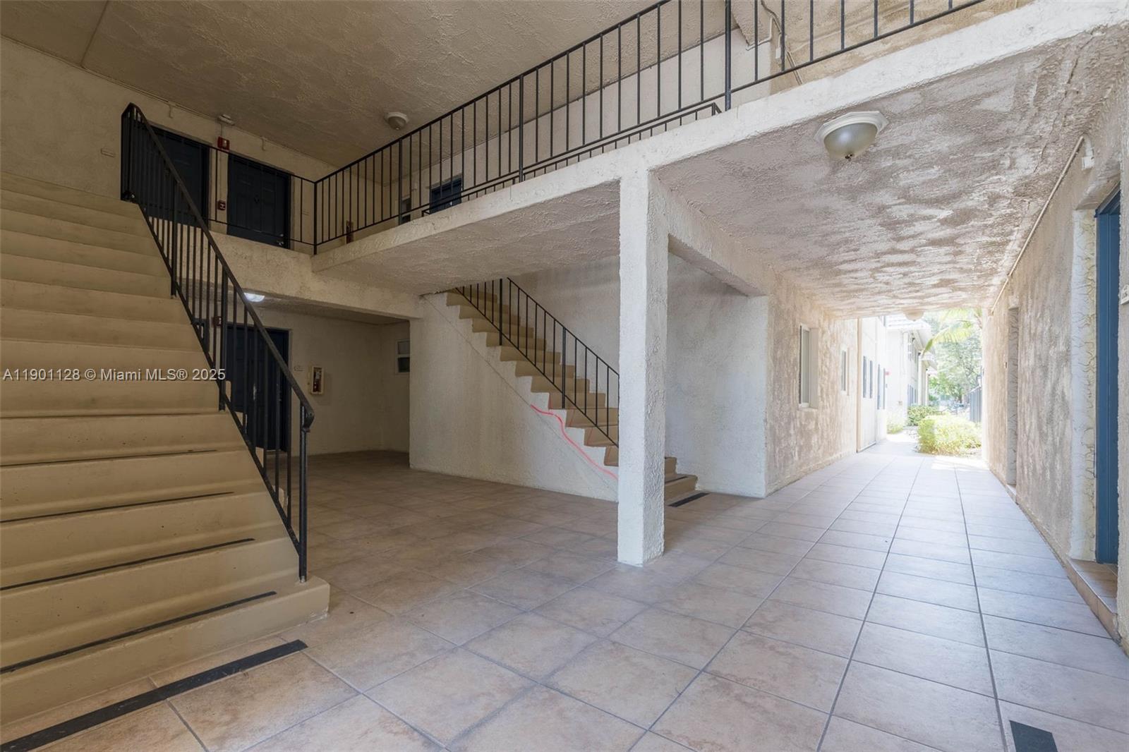 MONTEREY GARDENS OF PINEC - Residential