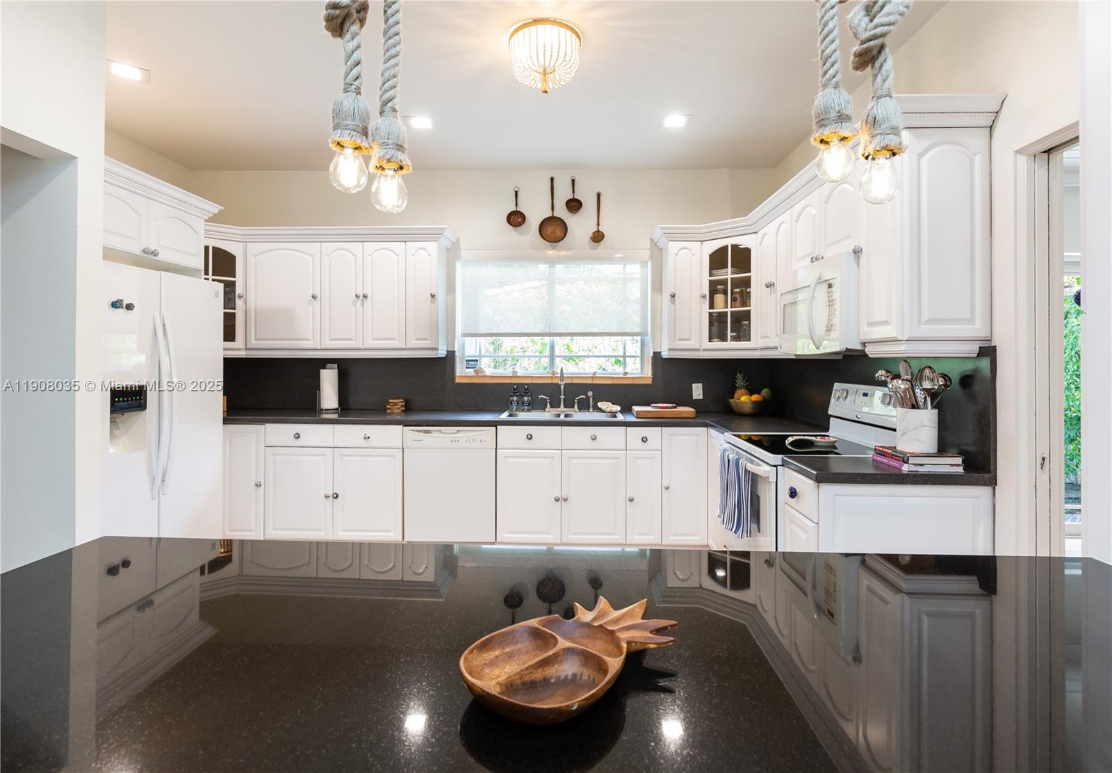 BRICKELL ESTATES - Residential Lease