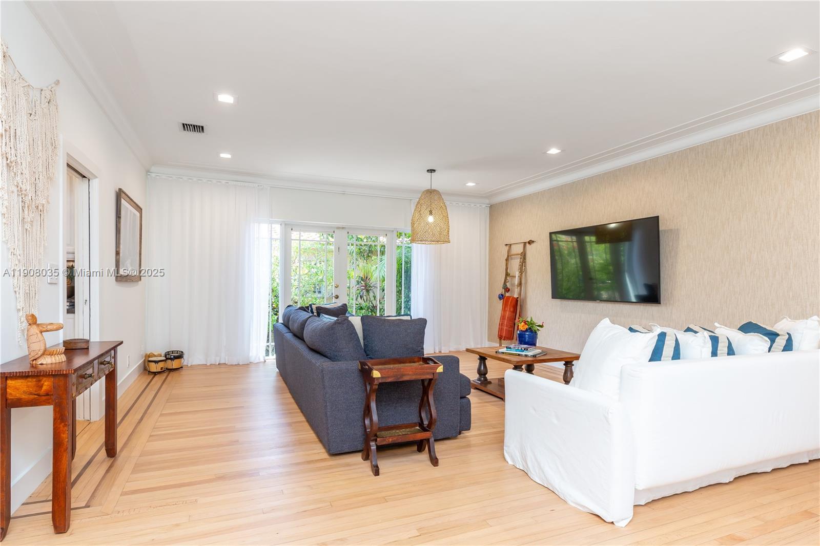 BRICKELL ESTATES - Residential Lease