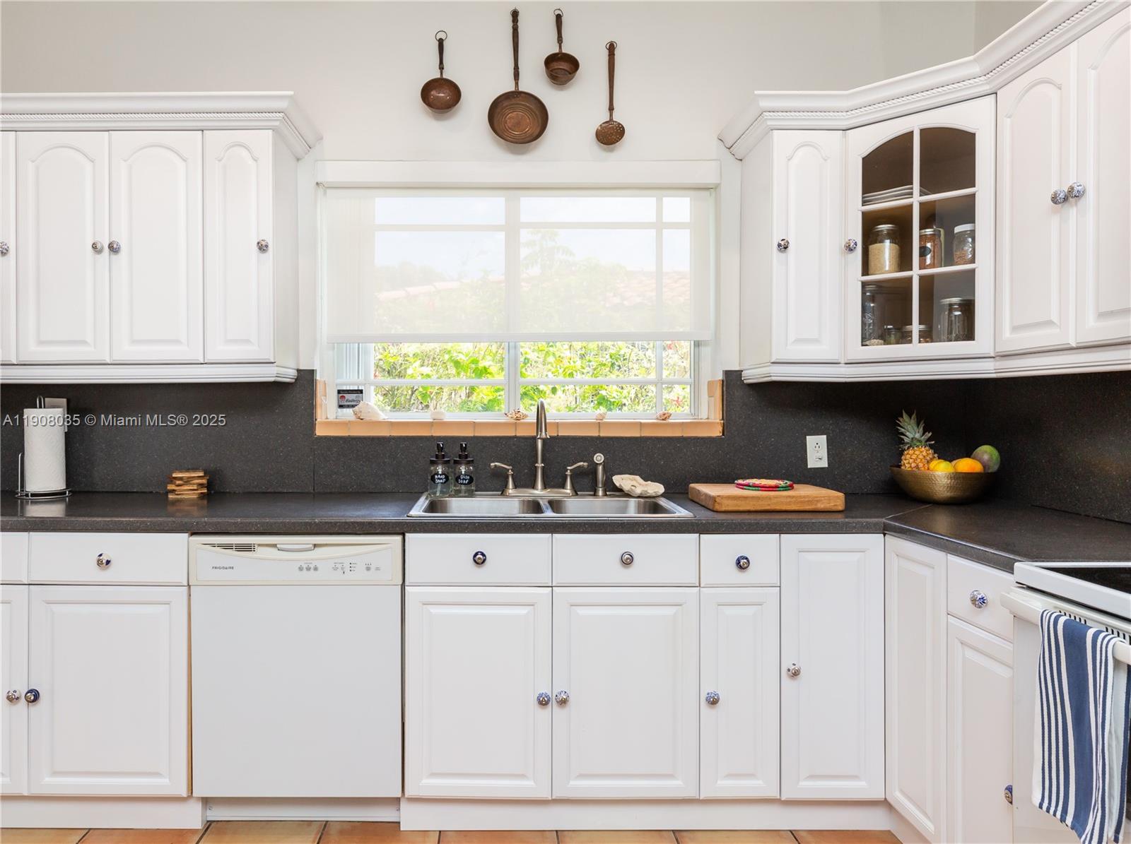 BRICKELL ESTATES - Residential Lease