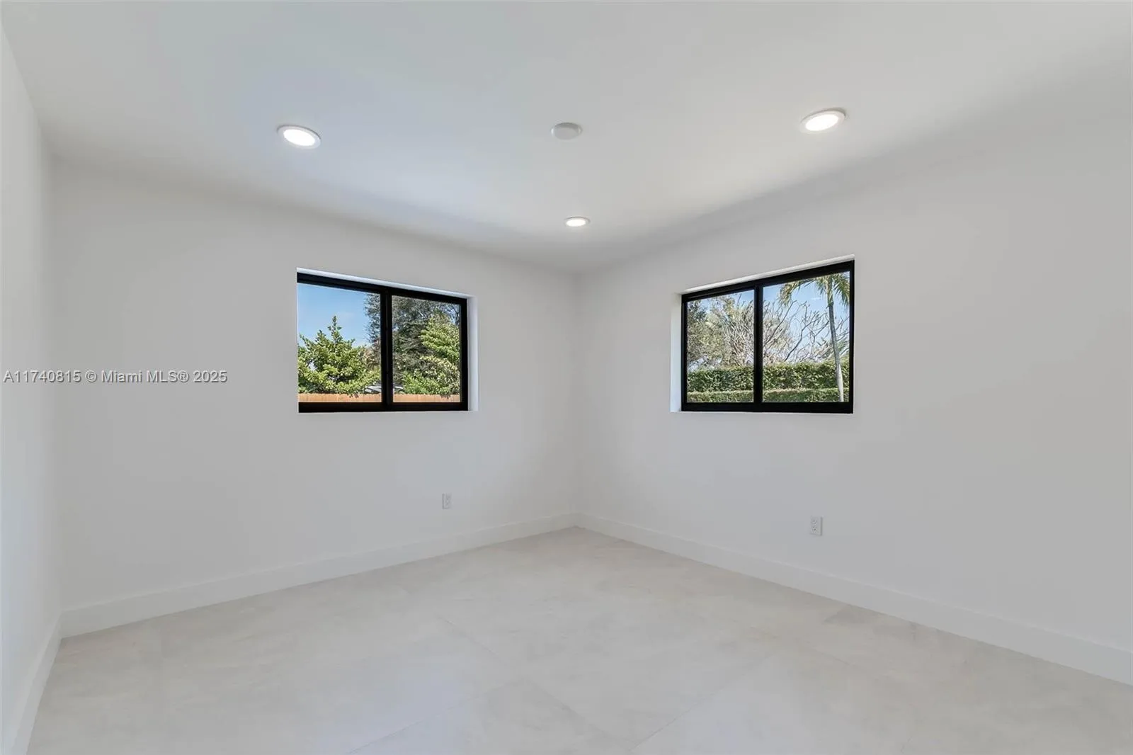 Palmetto Bay, Florida 33158, United States, 4 Bedrooms Bedrooms, ,3 BathroomsBathrooms,Residential,Active,7643