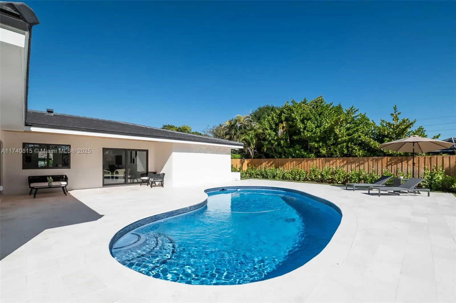 Palmetto Bay, Florida 33158, United States, 4 Bedrooms Bedrooms, ,3 BathroomsBathrooms,Residential,Active,7643