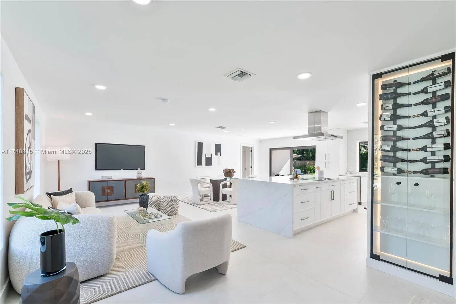 Palmetto Bay, Florida 33158, United States, 4 Bedrooms Bedrooms, ,3 BathroomsBathrooms,Residential,Active,7643