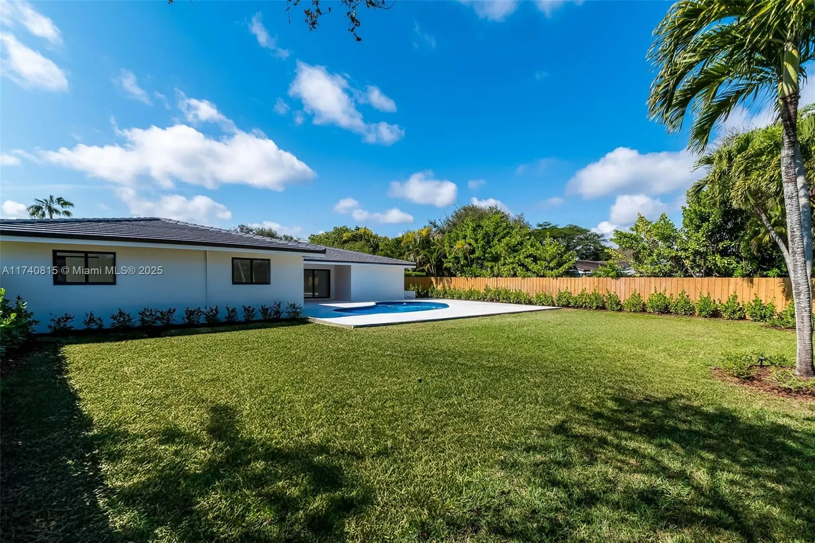 Palmetto Bay, Florida 33158, United States, 4 Bedrooms Bedrooms, ,3 BathroomsBathrooms,Residential,Active,7643