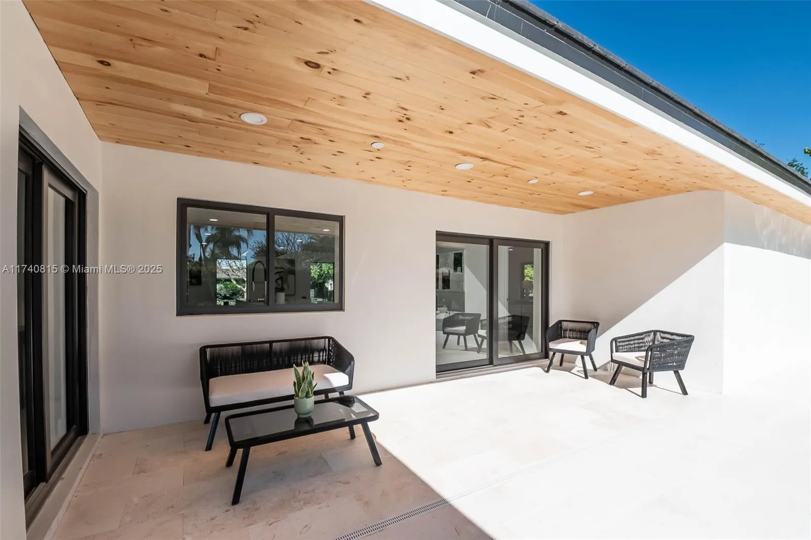 Palmetto Bay, Florida 33158, United States, 4 Bedrooms Bedrooms, ,3 BathroomsBathrooms,Residential,Active,7643