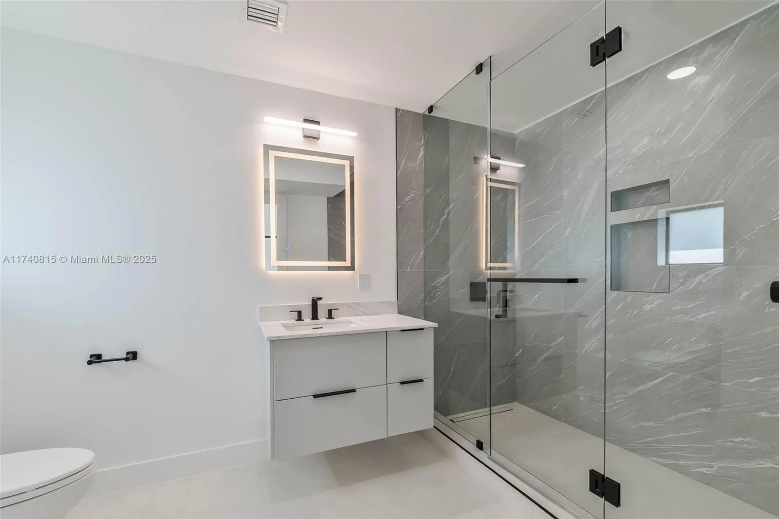 Palmetto Bay, Florida 33158, United States, 4 Bedrooms Bedrooms, ,3 BathroomsBathrooms,Residential,Active,7643