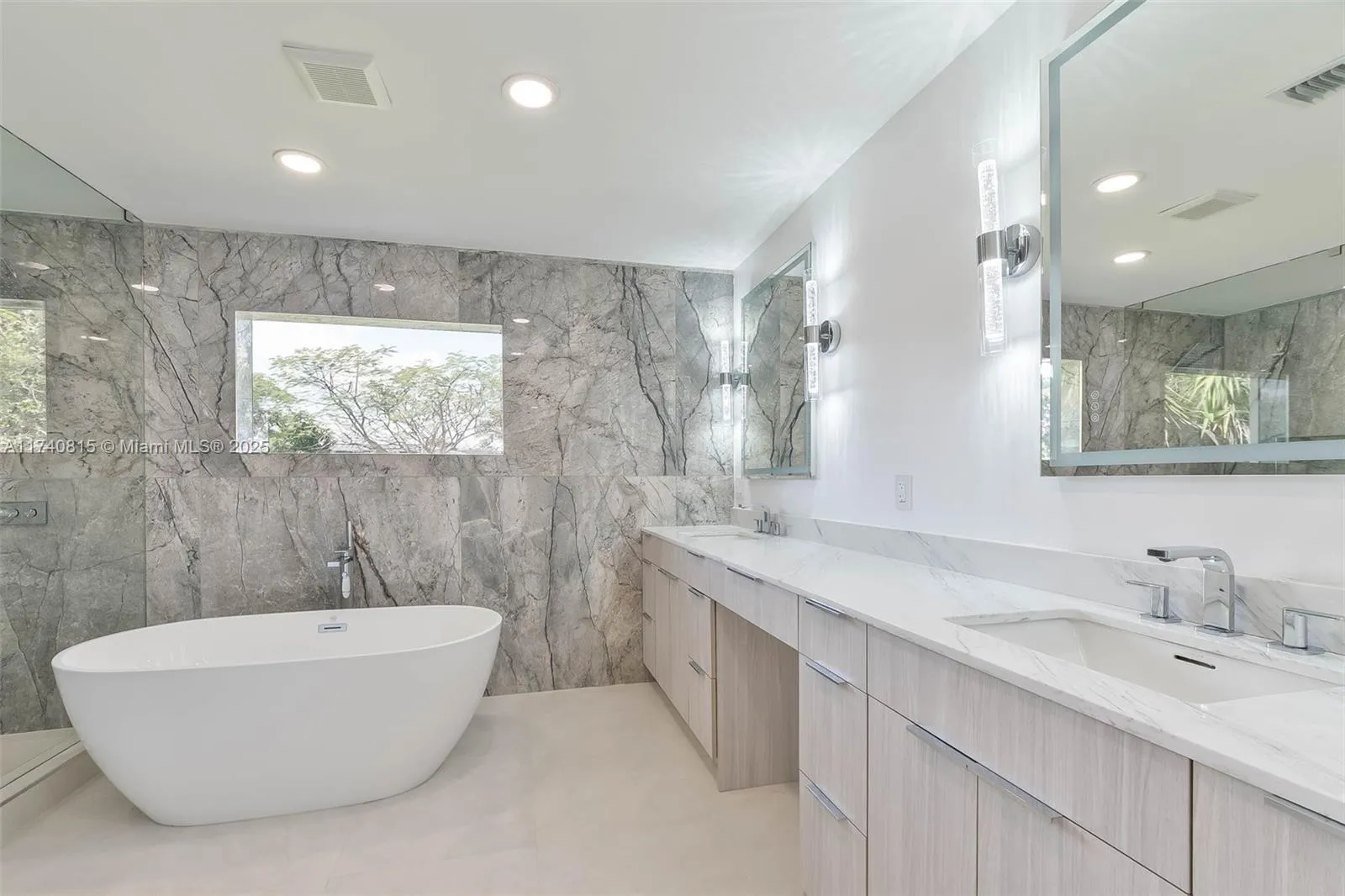 Palmetto Bay, Florida 33158, United States, 4 Bedrooms Bedrooms, ,3 BathroomsBathrooms,Residential,Active,7643