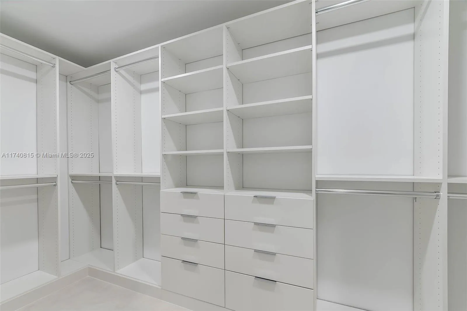 Palmetto Bay, Florida 33158, United States, 4 Bedrooms Bedrooms, ,3 BathroomsBathrooms,Residential,Active,7643