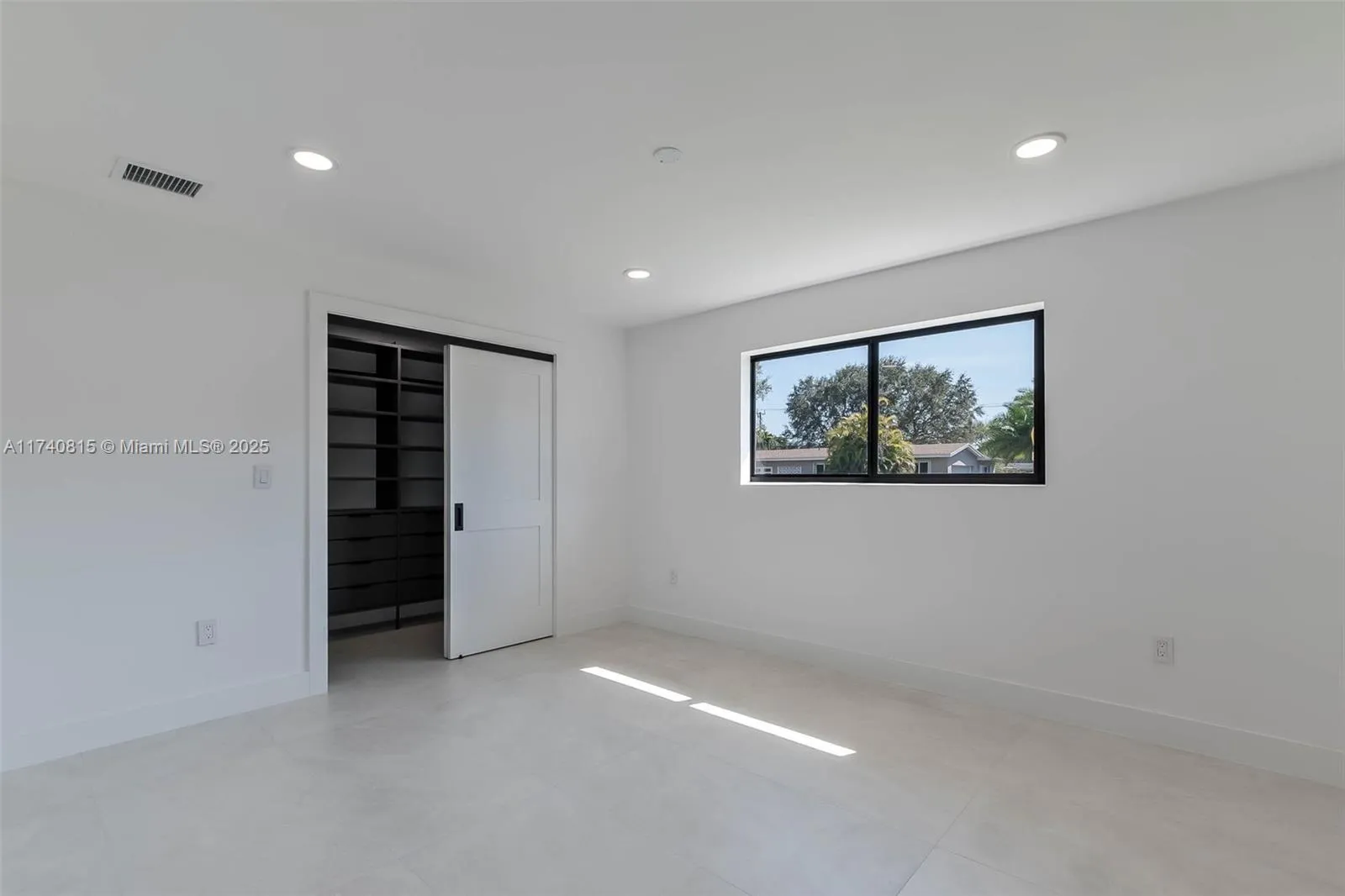 Palmetto Bay, Florida 33158, United States, 4 Bedrooms Bedrooms, ,3 BathroomsBathrooms,Residential,Active,7643