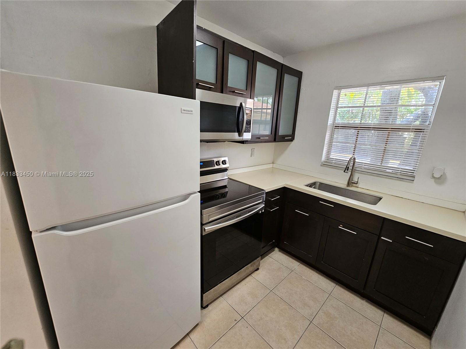 2325 Taylor St 4