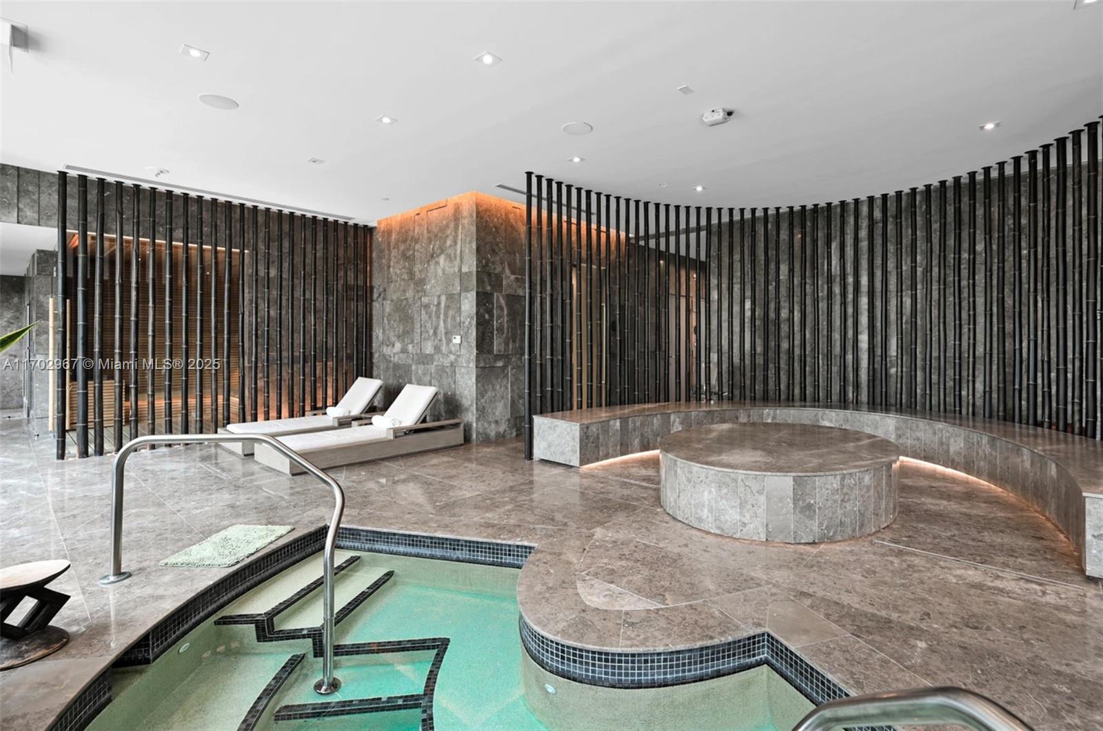 GRAN PARAISO CONDO - Residential