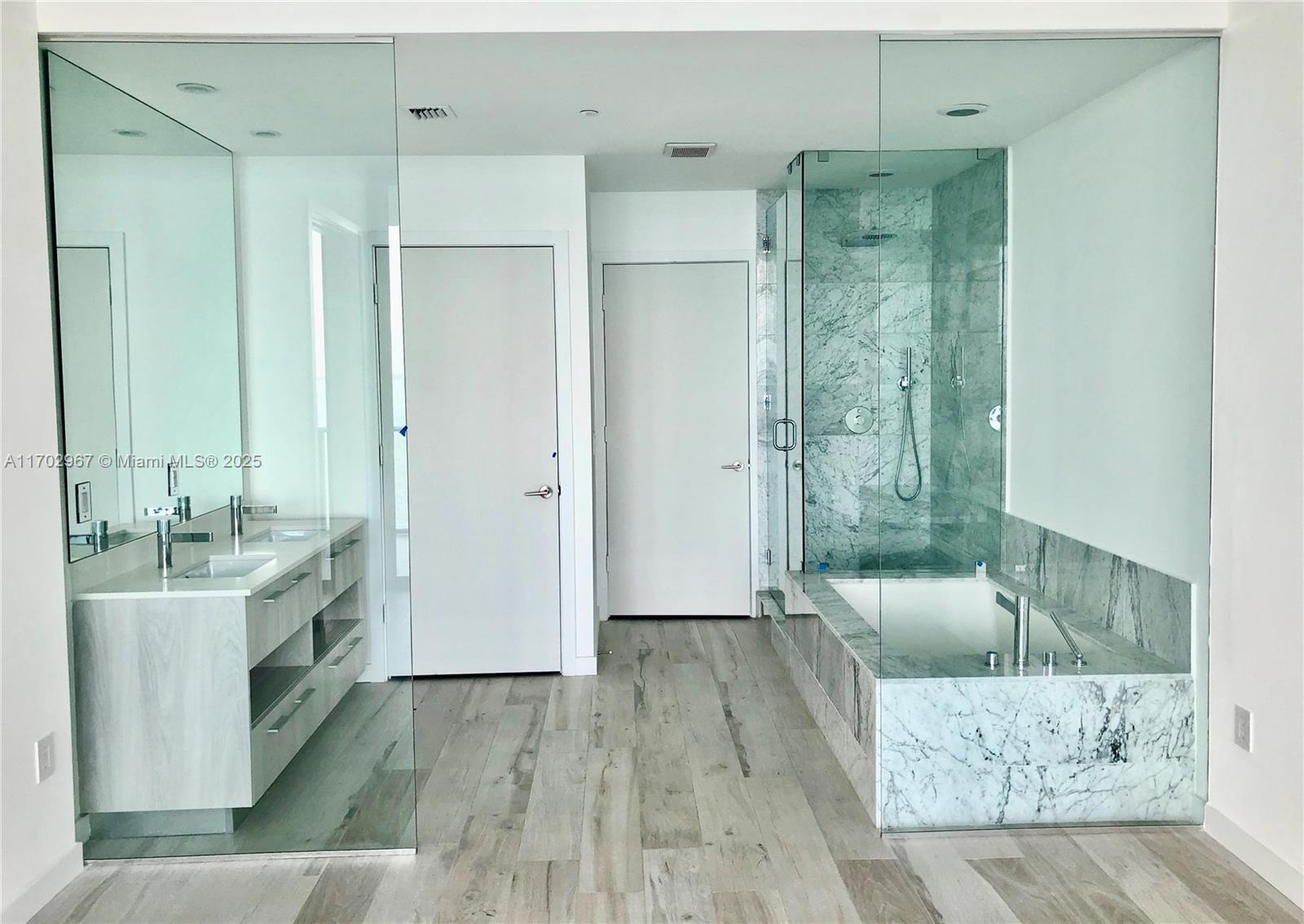 GRAN PARAISO CONDO - Residential