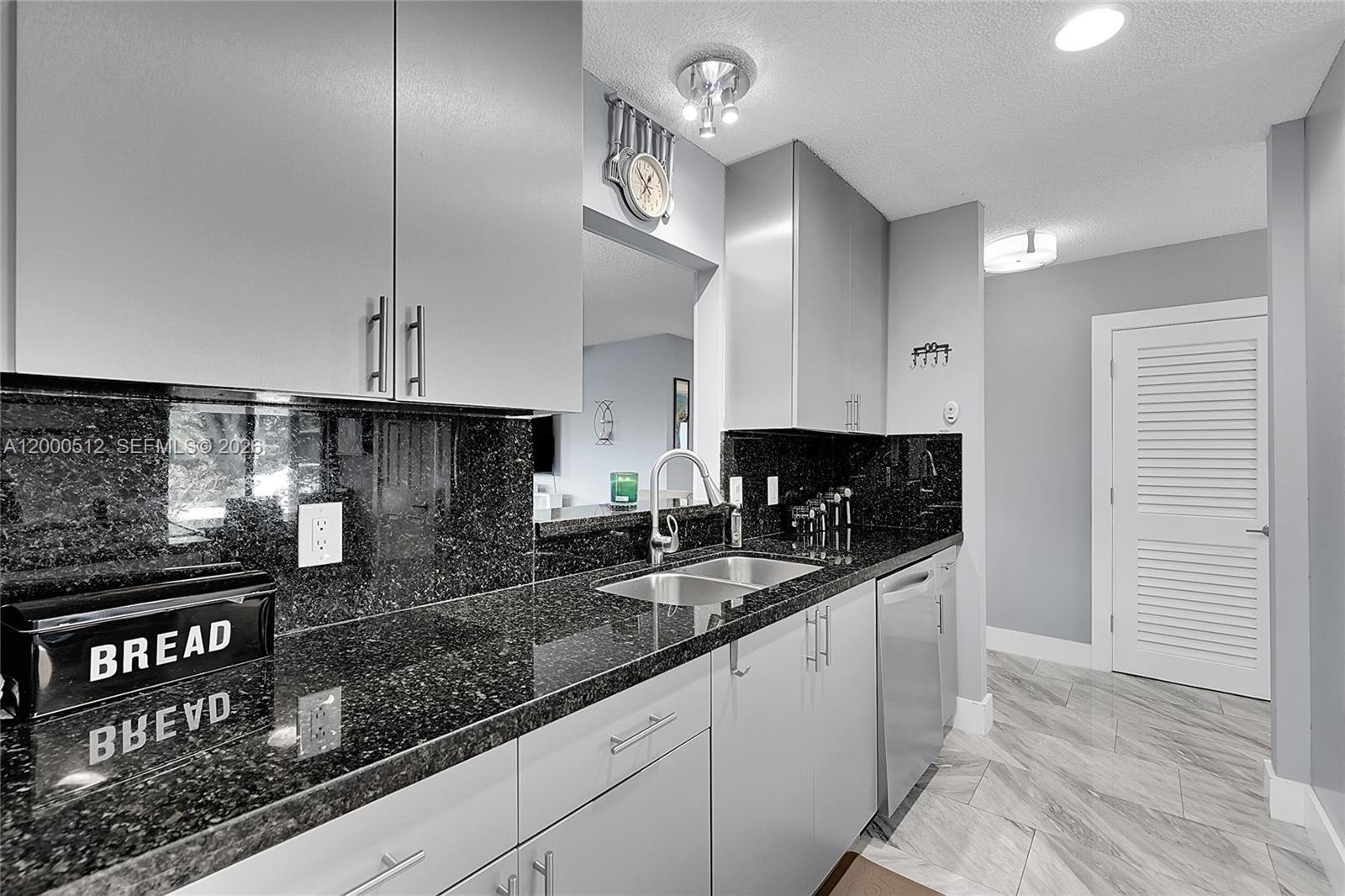 VILLAGES OF ORIOLE BONAIRE - Residential