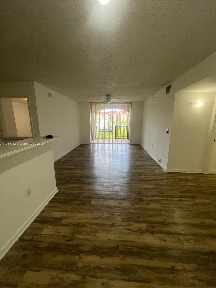 LARGE 2 BED / 2 BATH APARTMENT FOR RENT, OPEN KITCHEN, LARGE WALKING CLOSETS, WASHER AND DRYER IN THE UNIT, GREAT LOCATION, CLOSE TO ALL MAJOR HIGHWAYS. UNIT IS VERY WELL MAINTAINED AND READY FOR THE NEW TENANT TO ENJOY. ENCLAVE AT MIRAMAR IS A GREAT COMPLEX WITH VERY NICE AMENITIES. THIS PRIVATE GATED COMMUNITY OFFERS LOADS OF AMENITIES FOR AN ACTIVE LIFESTYLE: TENNIS, VOLLEYBALL, RACQUETBALL, SWIMMING, ETC. THERE ARE MULTIPLE EXERCISE ROOMS FROM CARDIO TO WEIGHTS.
CONVENIENTLY LOCATED MINUTES TO THE FL TURNPIKE, I75, PEMBROKE PINES MALL, AND MANY SHOPPING PLAZAS. EASY TO SHOW. Lockbox on site. 1st MONTH and 2 MONTHS SECURITY DEPOSIT