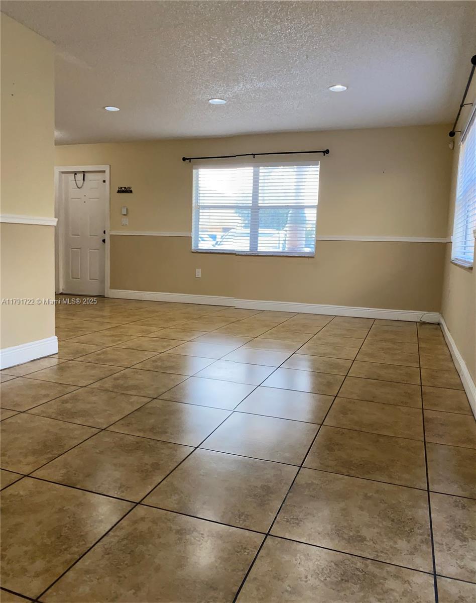31 NE 12th Ave 31