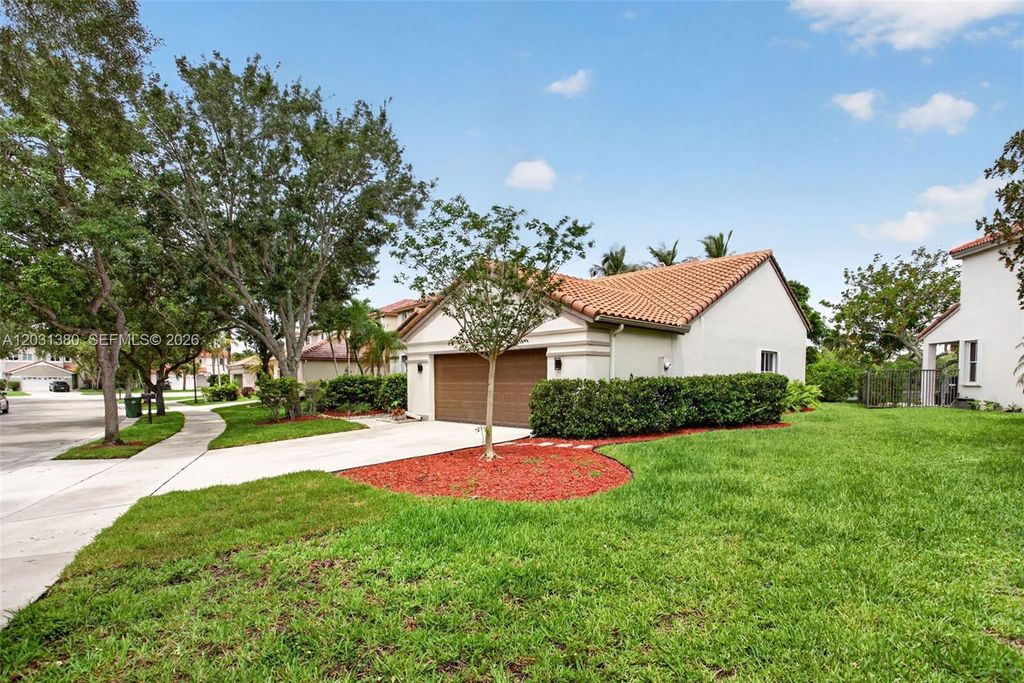 Photo of 370 Carrington Dr, Weston, FL 33326 (MLS # A12031380)