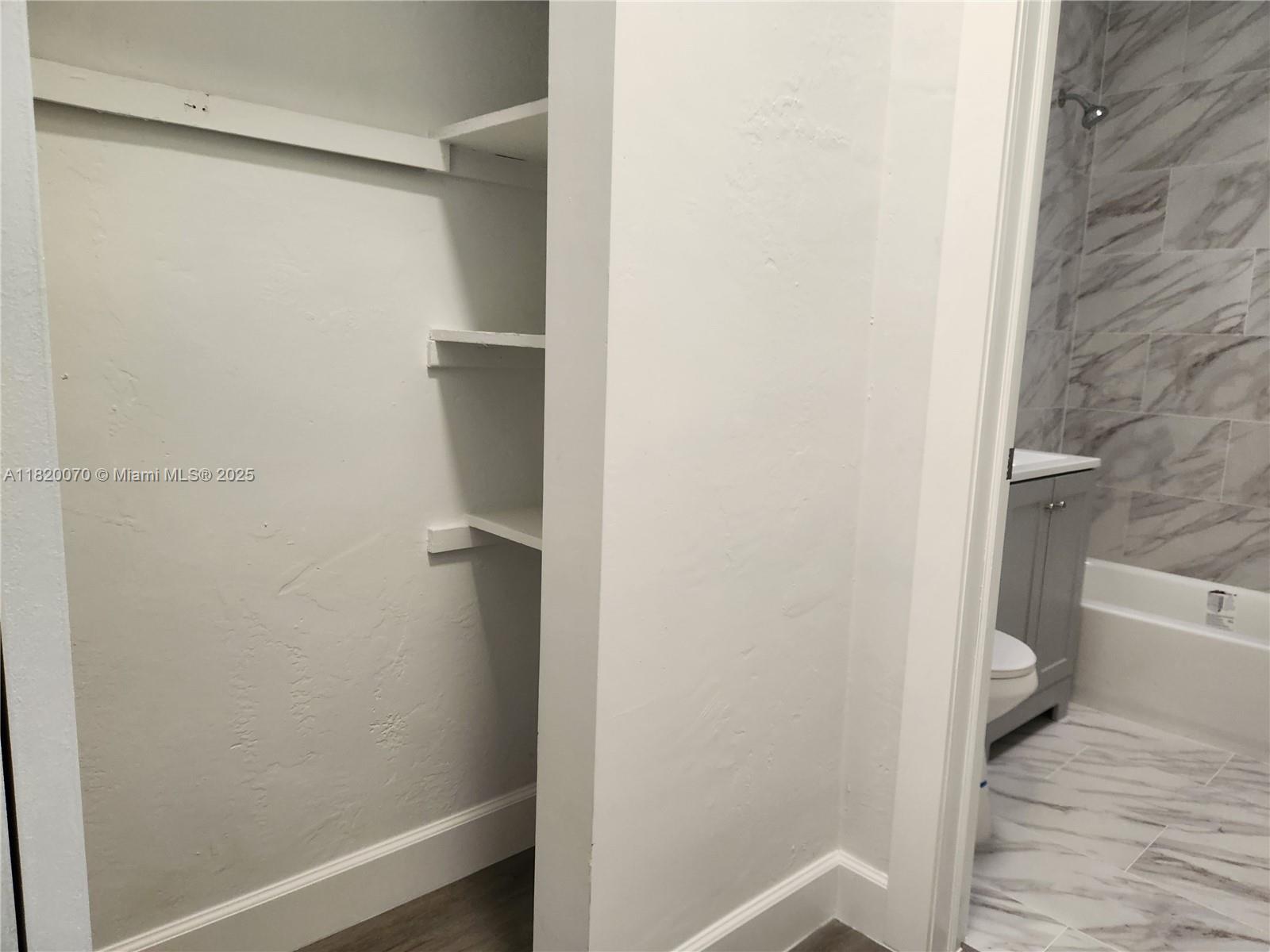 MARSEILLES DECO CONDO - Residential