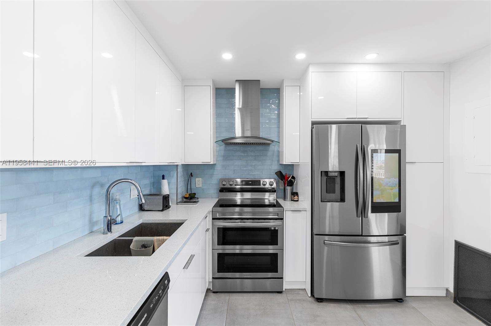 THE HEMISPHERES CONDO - Residential