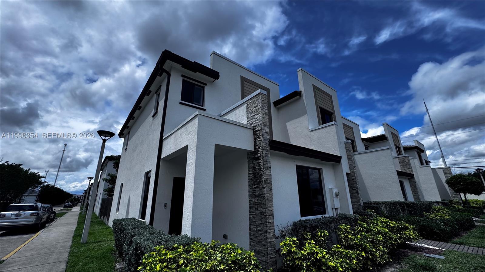 VIA VENTURA NEIGHBORHOOD - Residential