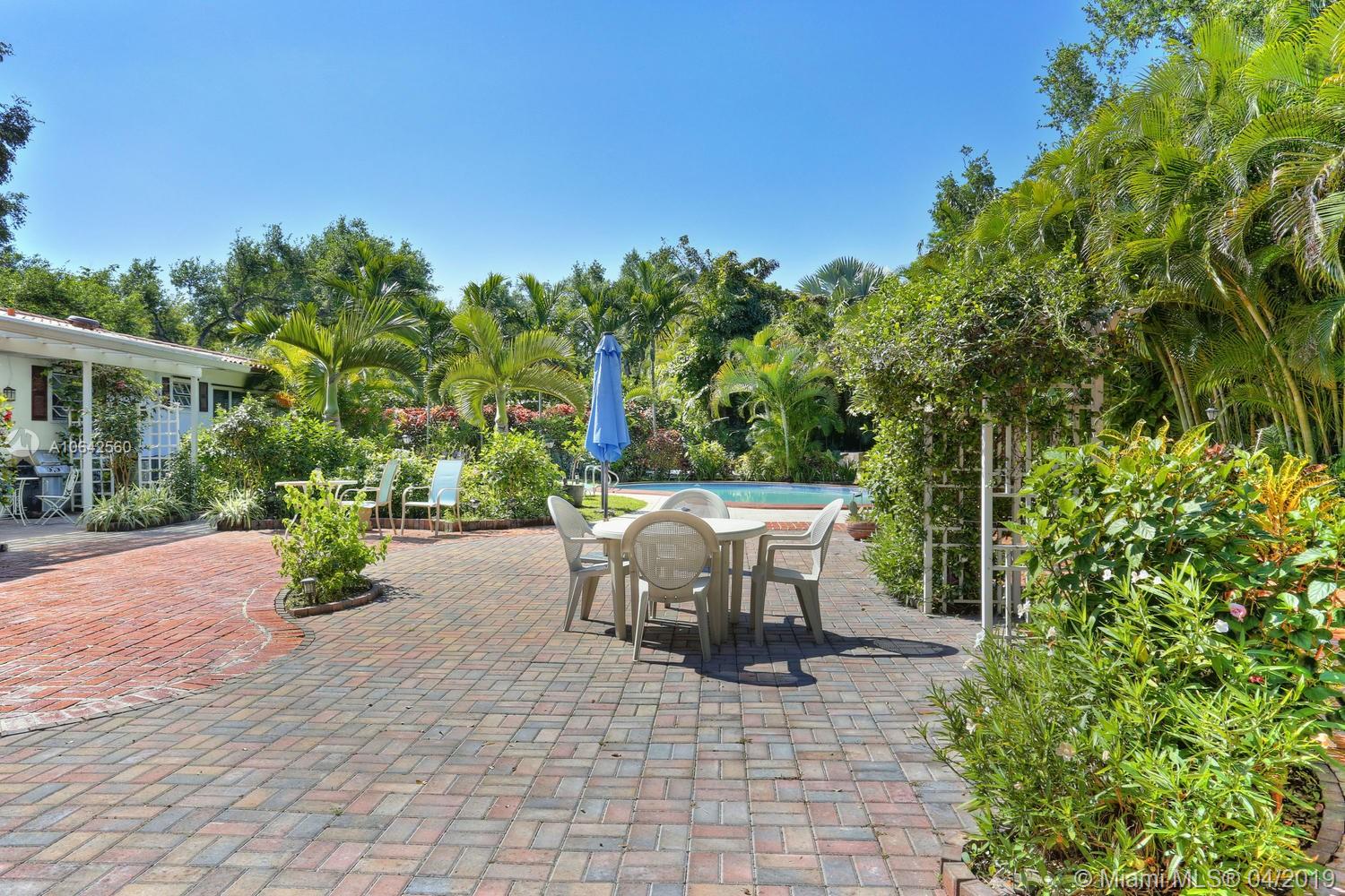 CORAL GABLES BISC BAY SEC - Residential