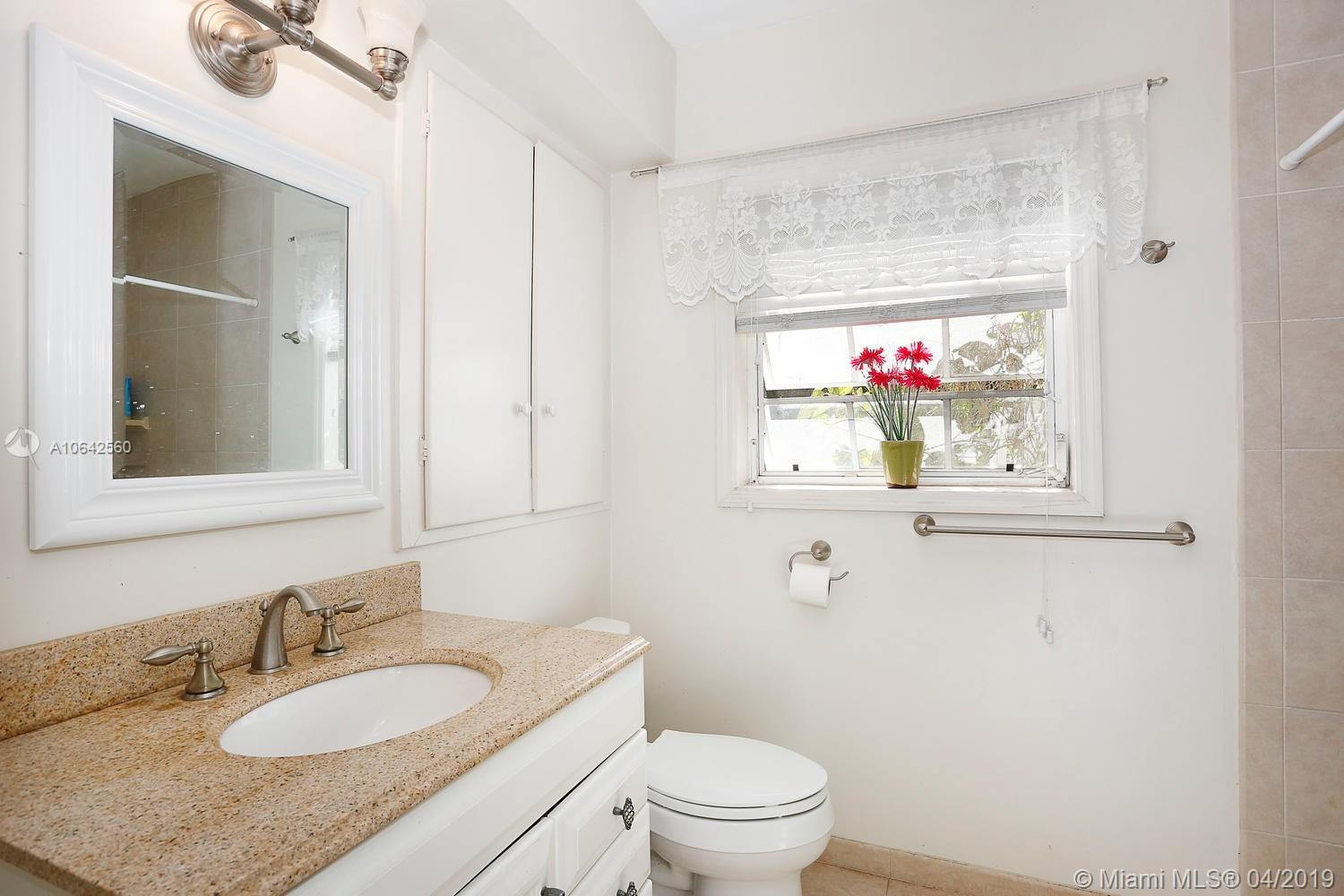 CORAL GABLES BISC BAY SEC - Residential