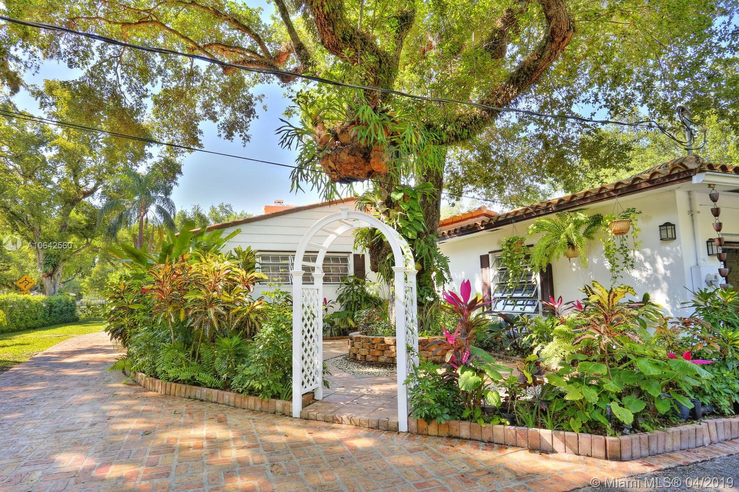 CORAL GABLES BISC BAY SEC - Residential