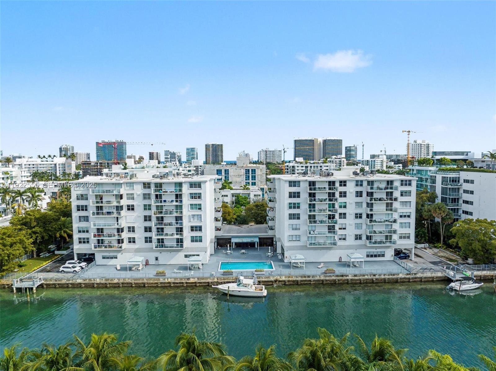 10000 PLAZA CONDO-NORTH T - Residential