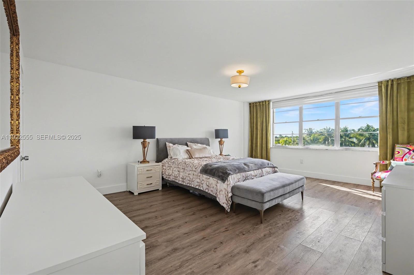 10000 PLAZA CONDO-NORTH T - Residential