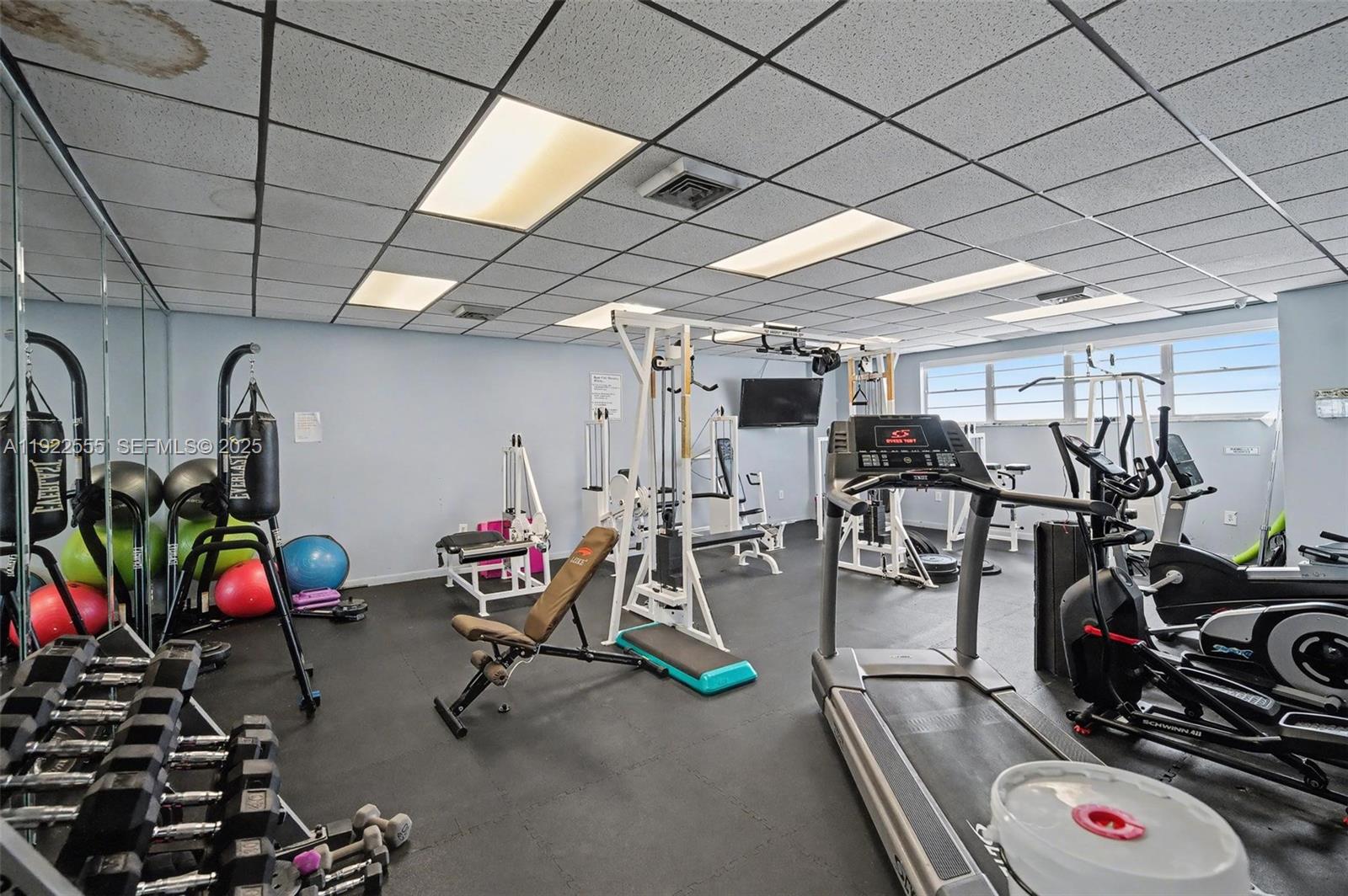 10000 PLAZA CONDO-NORTH T - Residential