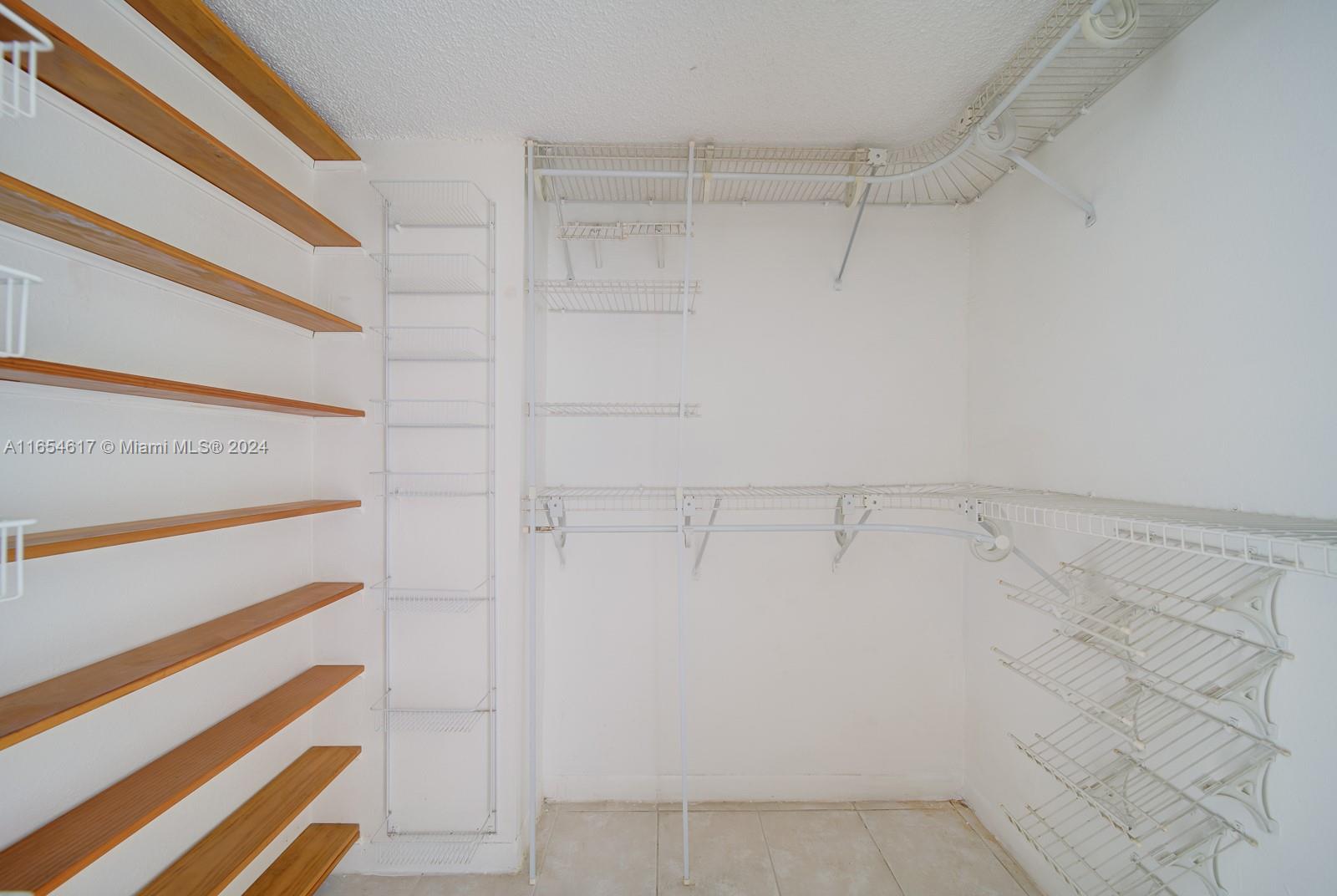 ISLAND SHORES CONDO - Residential