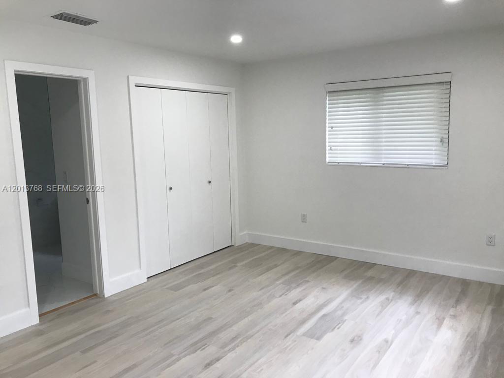 LINDI MANOR - Residential Lease