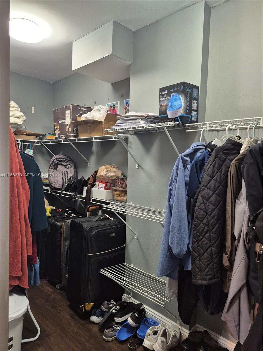 HILLCREST EAST NO 26 COND - Residential