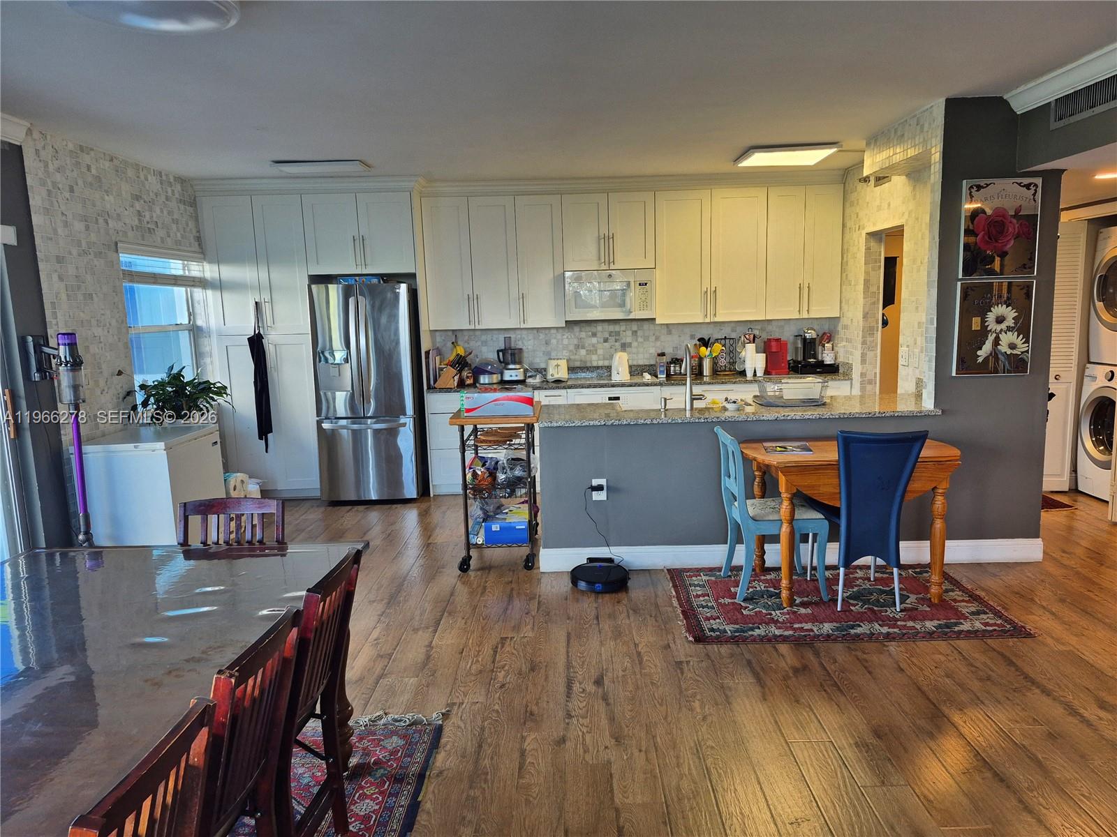 HILLCREST EAST NO 26 COND - Residential