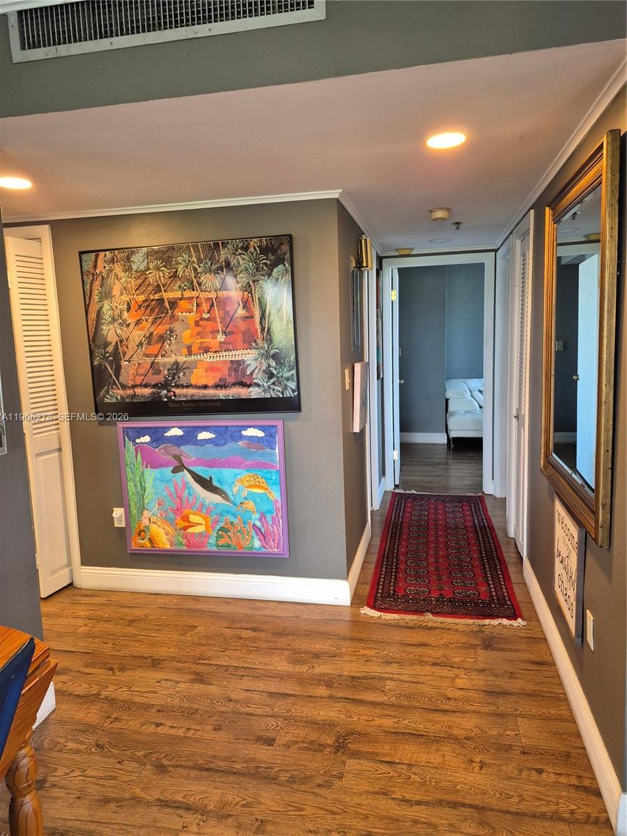 HILLCREST EAST NO 26 COND - Residential