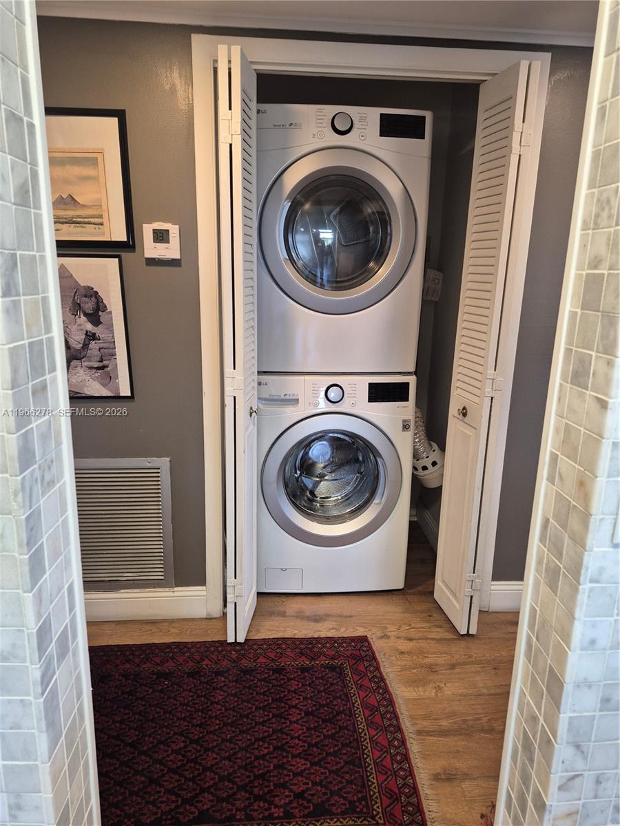 HILLCREST EAST NO 26 COND - Residential