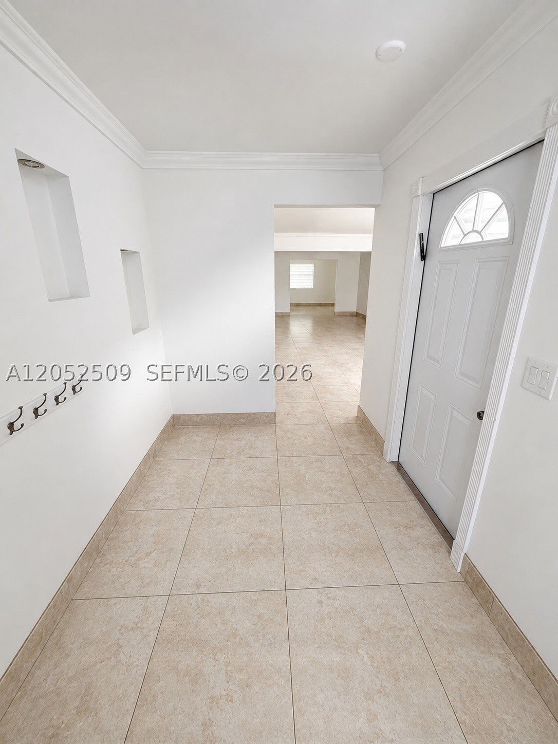 3710 N 54th Ave