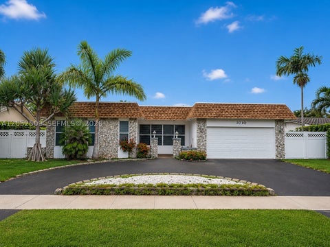 Photo of 3710 N 54th Ave, Hollywood, FL 33021 (MLS # A12052509)