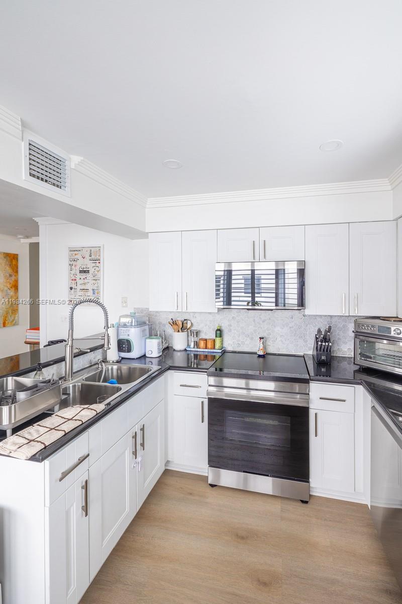 GABLES COURT TOWNHOMES CO - Residential