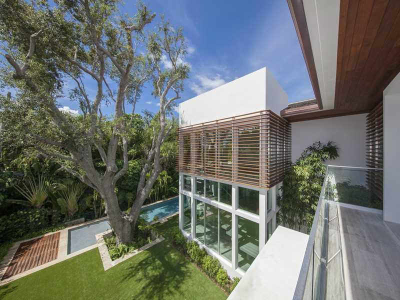 BISCAYNE KEY ESTS - Residential